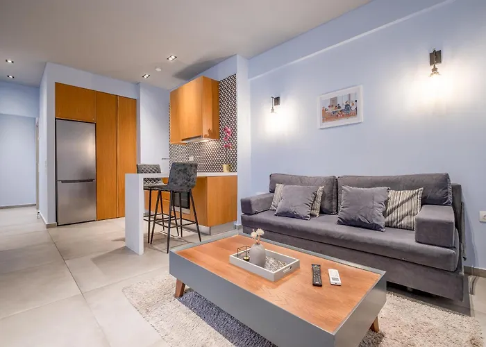 Sleek Plaka Retreat - Heart Of Athens