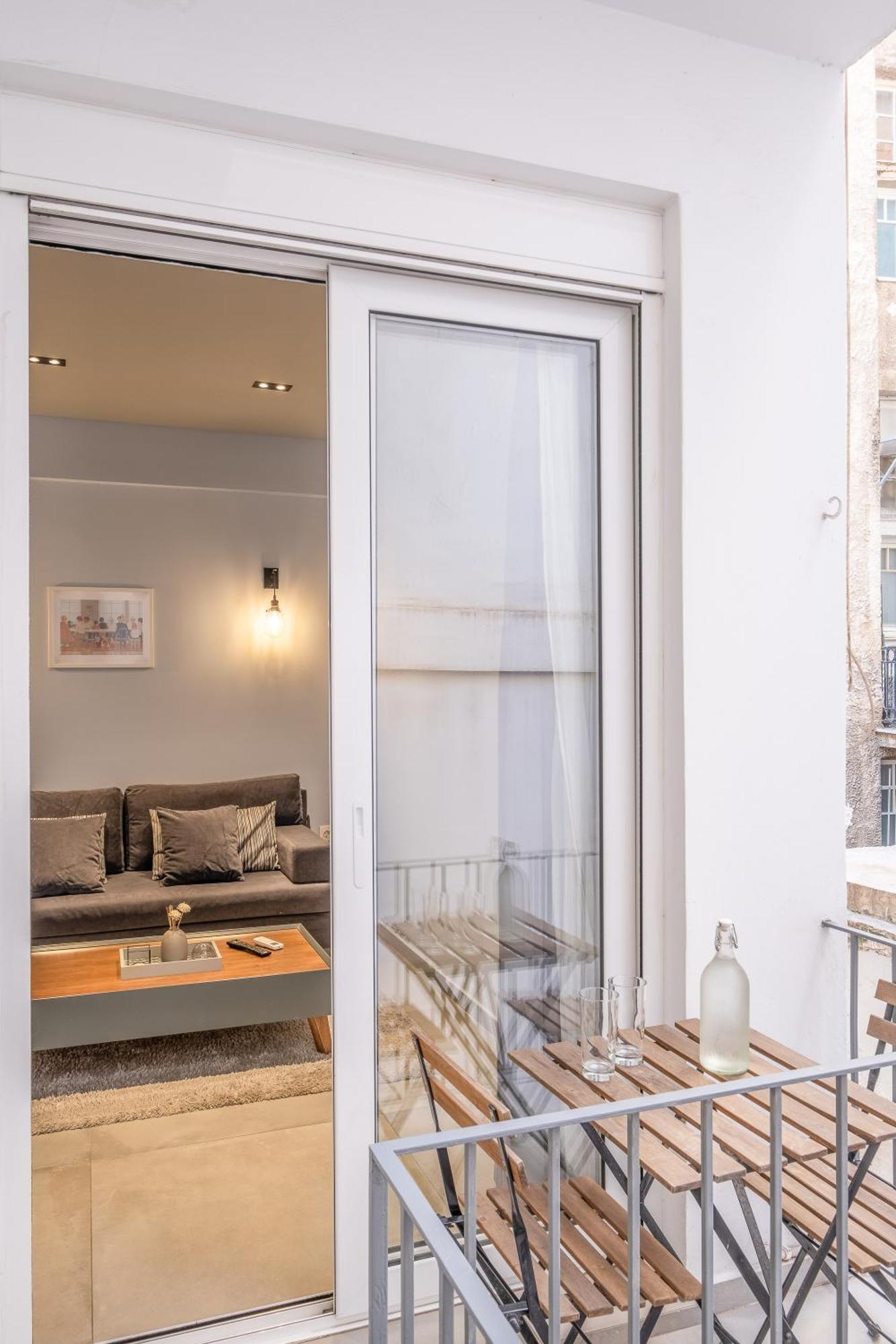 Sleek Plaka Retreat - Heart Of * Athens