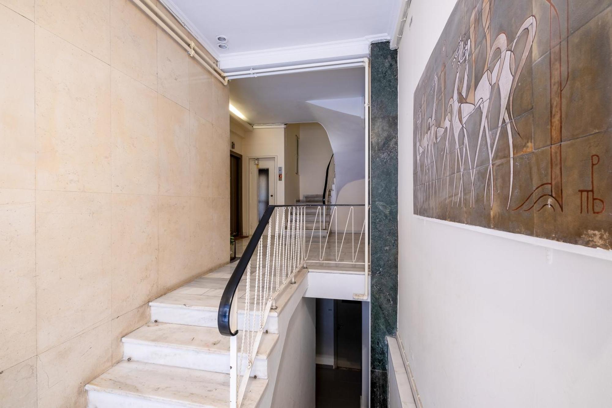 Apartment Sleek Plaka Retreat - Heart Of *