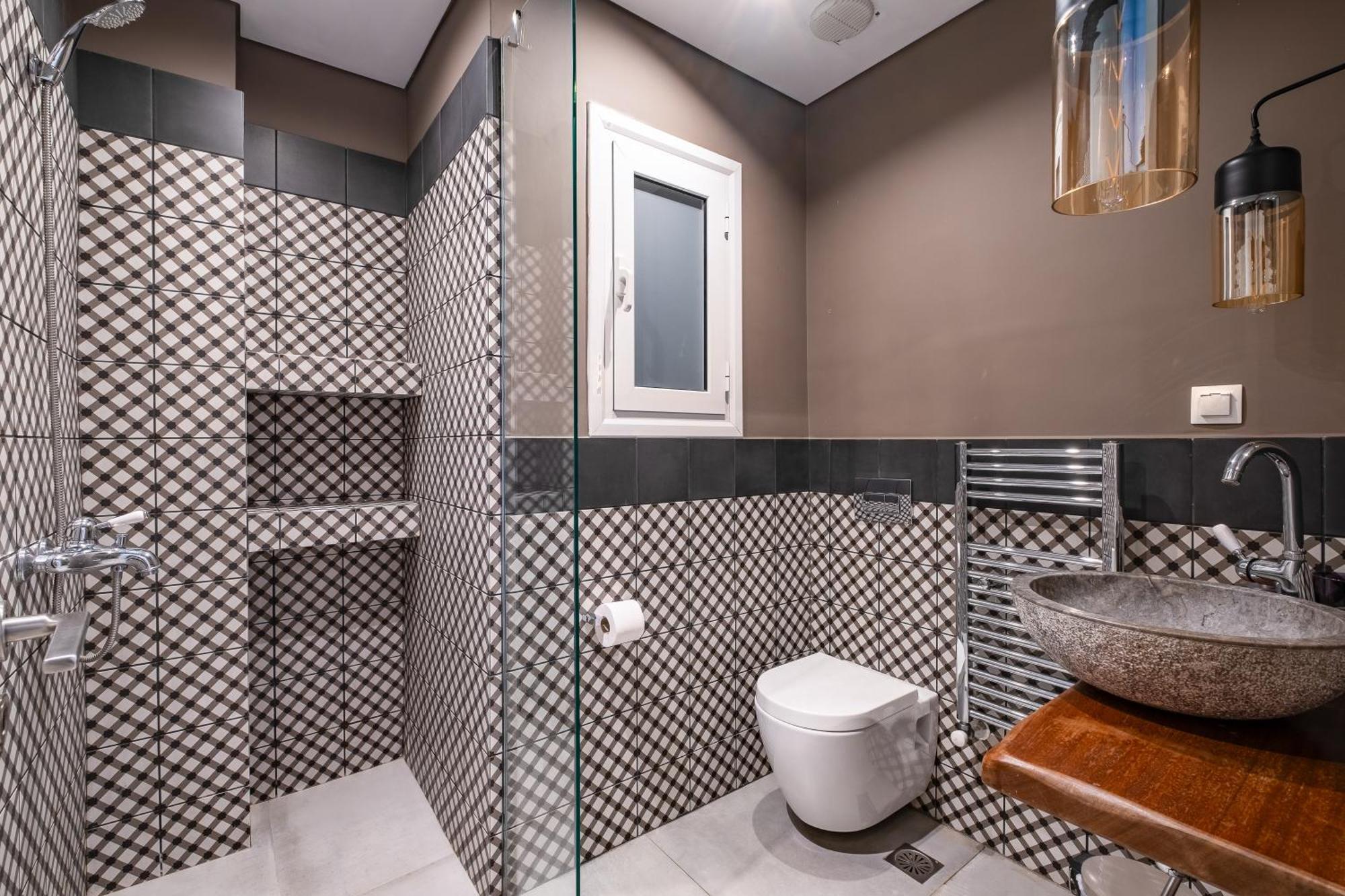 Sleek Plaka Retreat - Heart Of * Athens